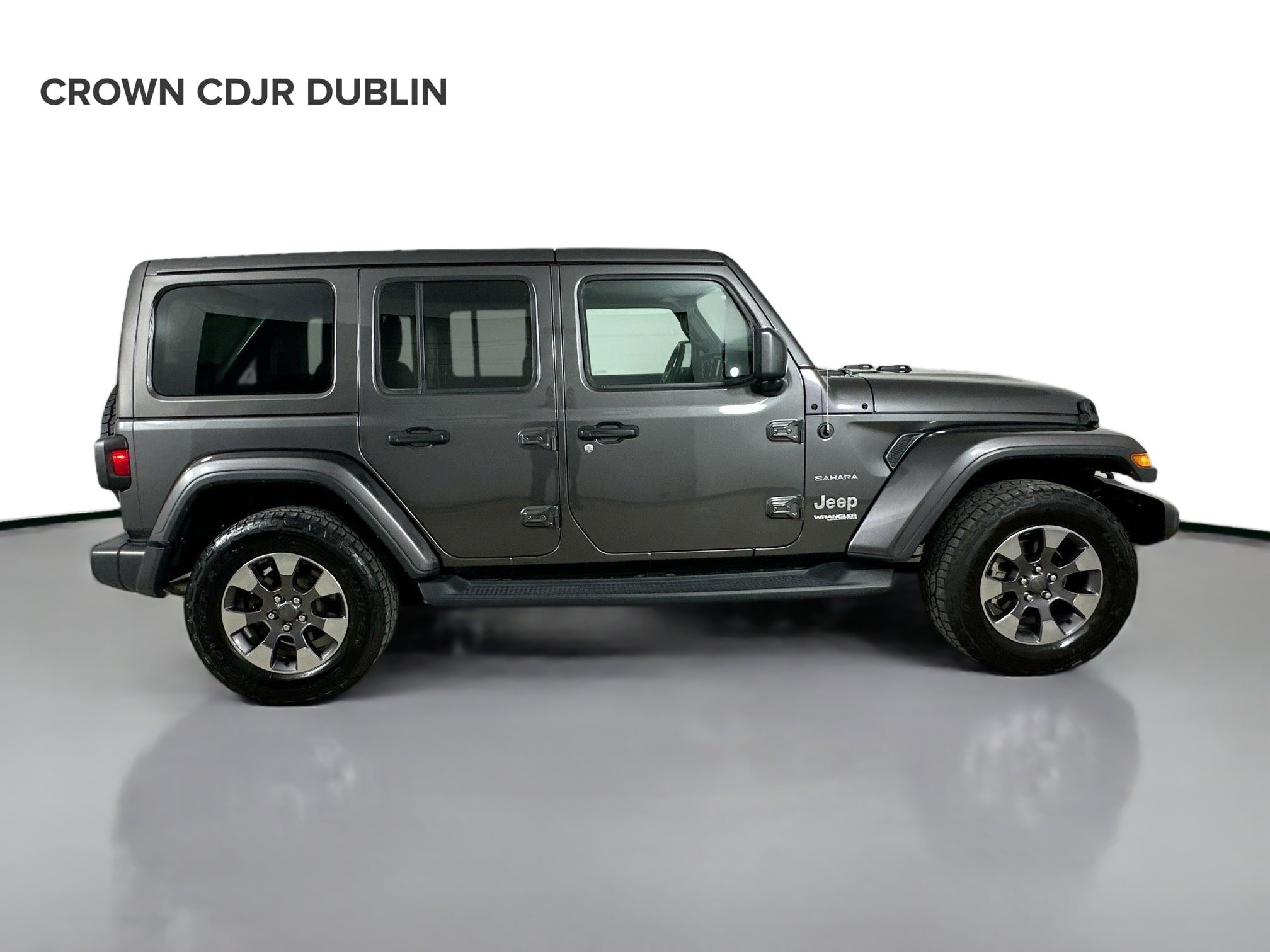 Used 2018 Jeep Wrangler Unlimited Sahara w/ Cold Weather Group AWD/4WD image 4