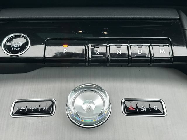 Used 2025 Lincoln Navigator Reserve AWD/4WD image 36