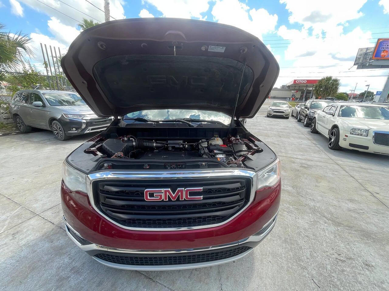 Used 2018 GMC Acadia SLE AWD/4WD image 13