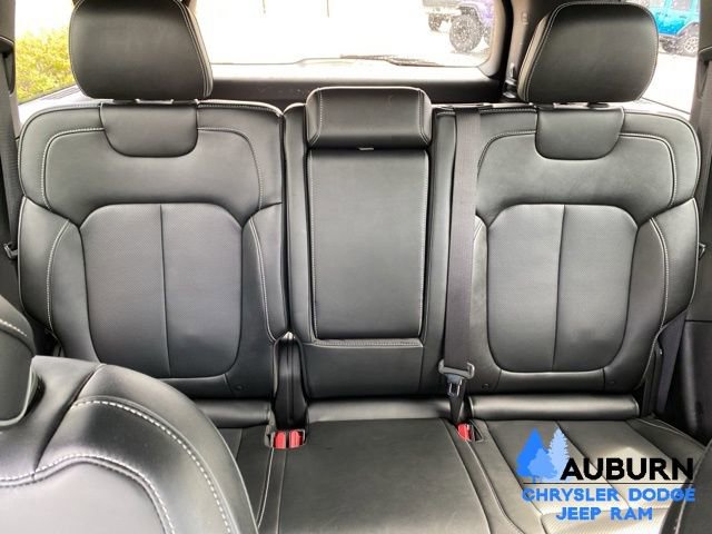 Used 2023 Jeep Grand Cherokee Overland AWD/4WD image 19