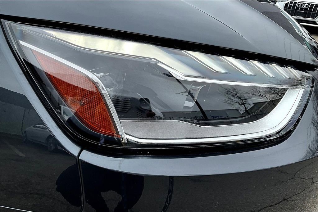 Used 2023 Audi A4 2.0T Premium w/ Convenience Package image 32