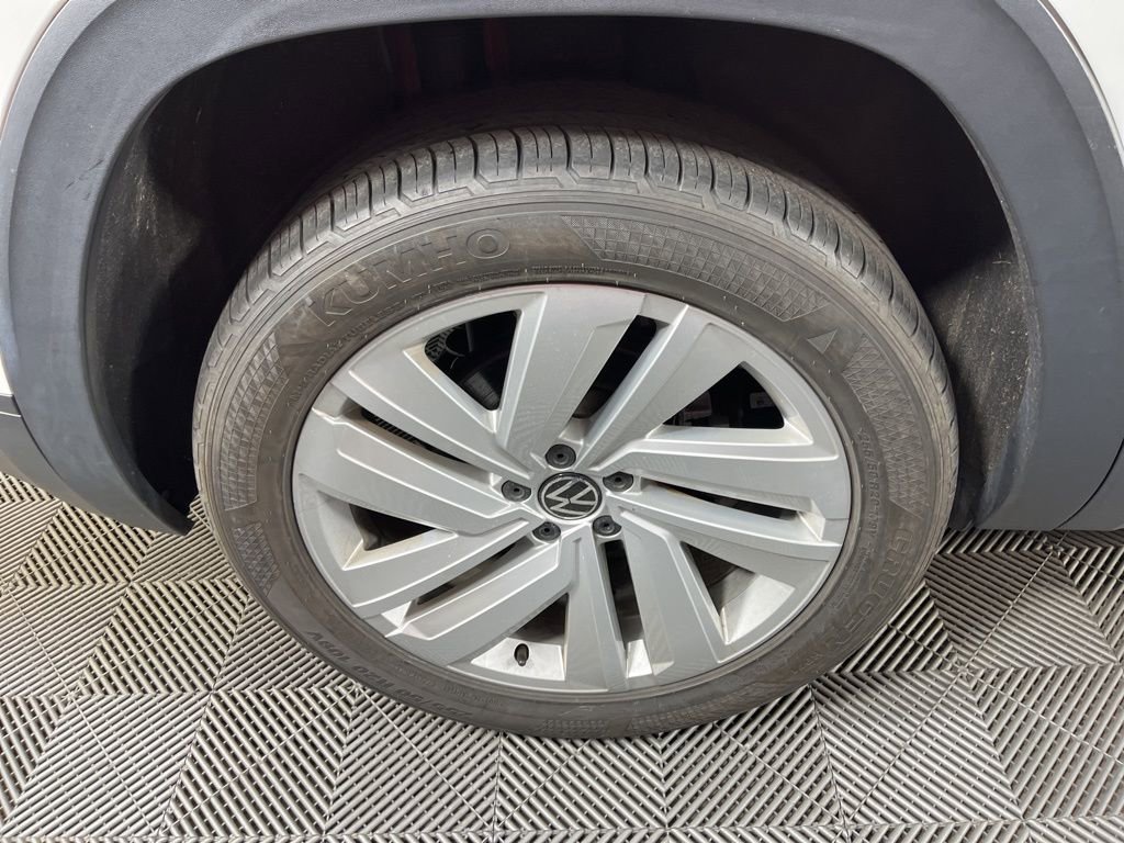 Used 2022 Volkswagen Atlas Cross Sport SE w/ Panoramic Sunroof Package image 13