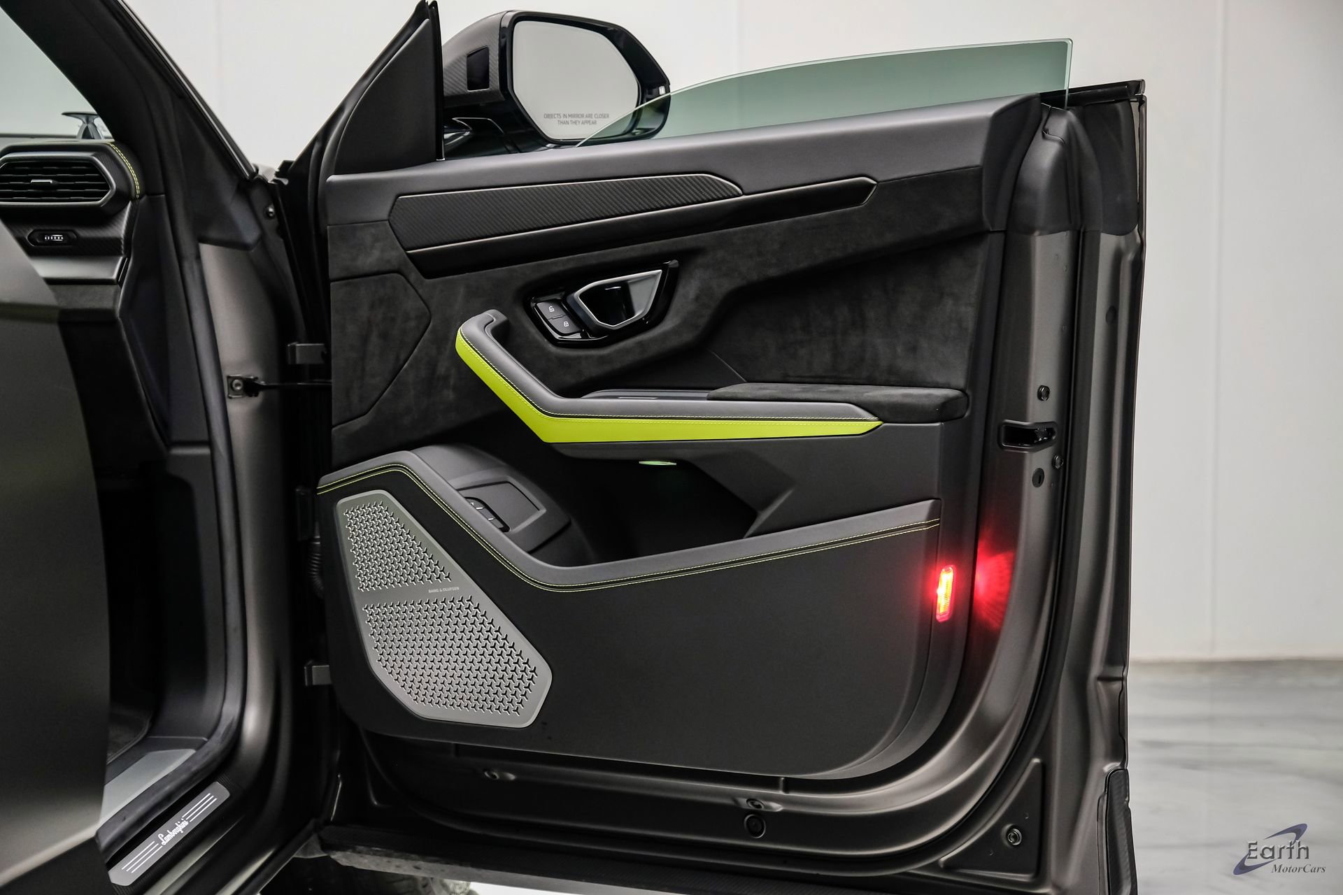 Used 2022 Lamborghini Urus image 98