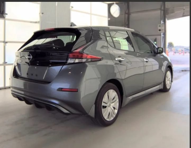 Used 2025 Nissan Leaf S FWD image 4