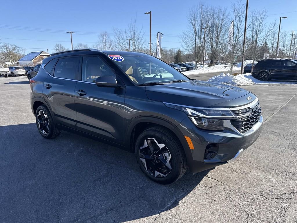 Used 2024 Kia Seltos EX image 9