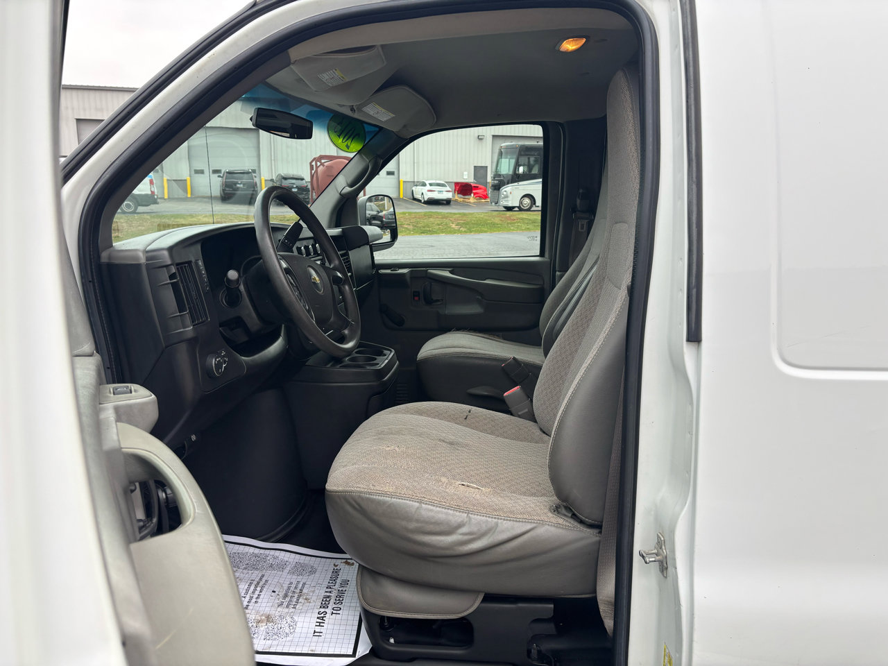 Used 2013 Chevrolet Express 2500 Extended image 9