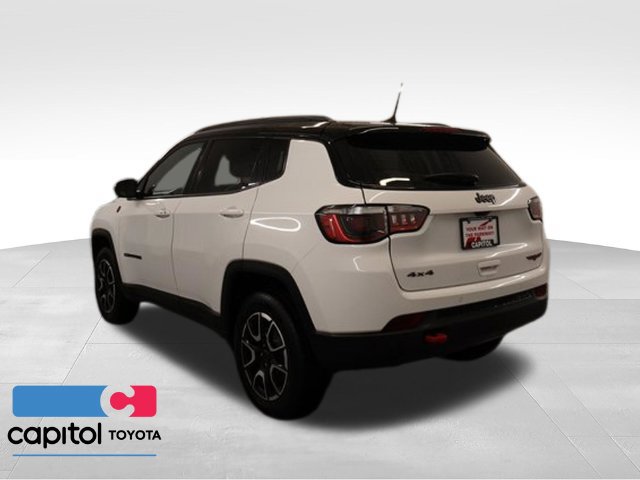 Used 2025 Jeep Compass Trailhawk AWD/4WD image 4