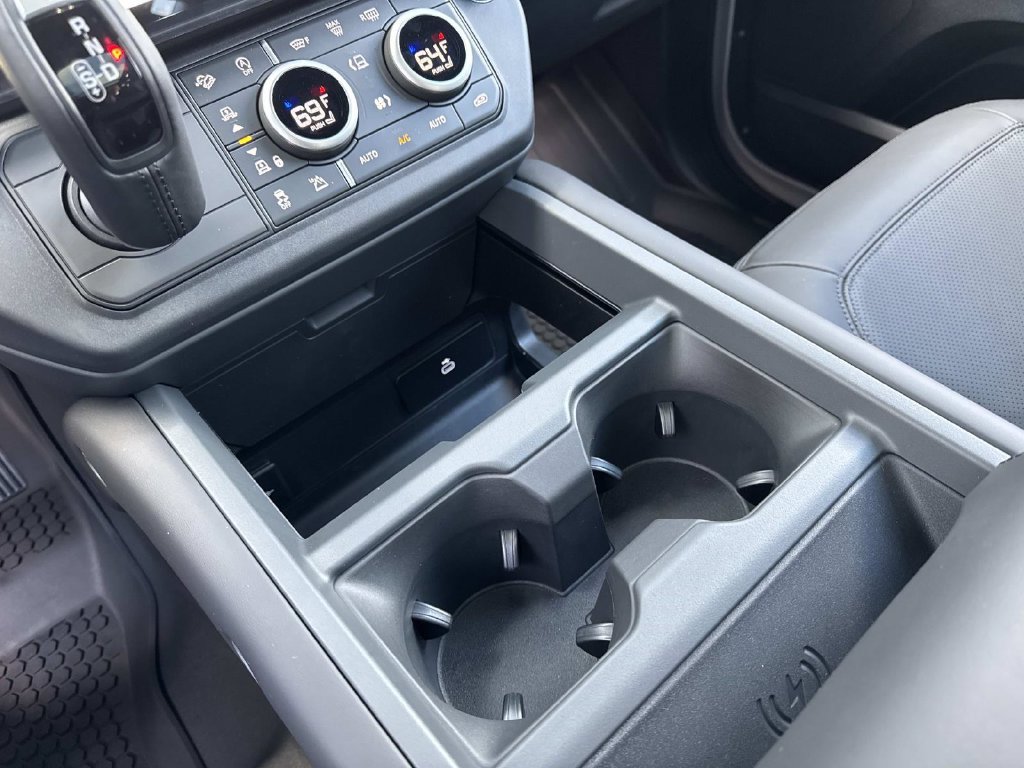 New 2026 Land Rover Defender 110 X-Dynamic SE AWD/4WD image 28