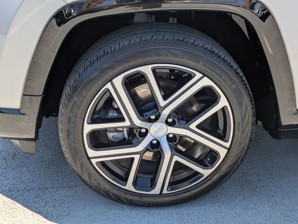 Certified 2024 Jeep Compass Limited w/ Elite Group image 6