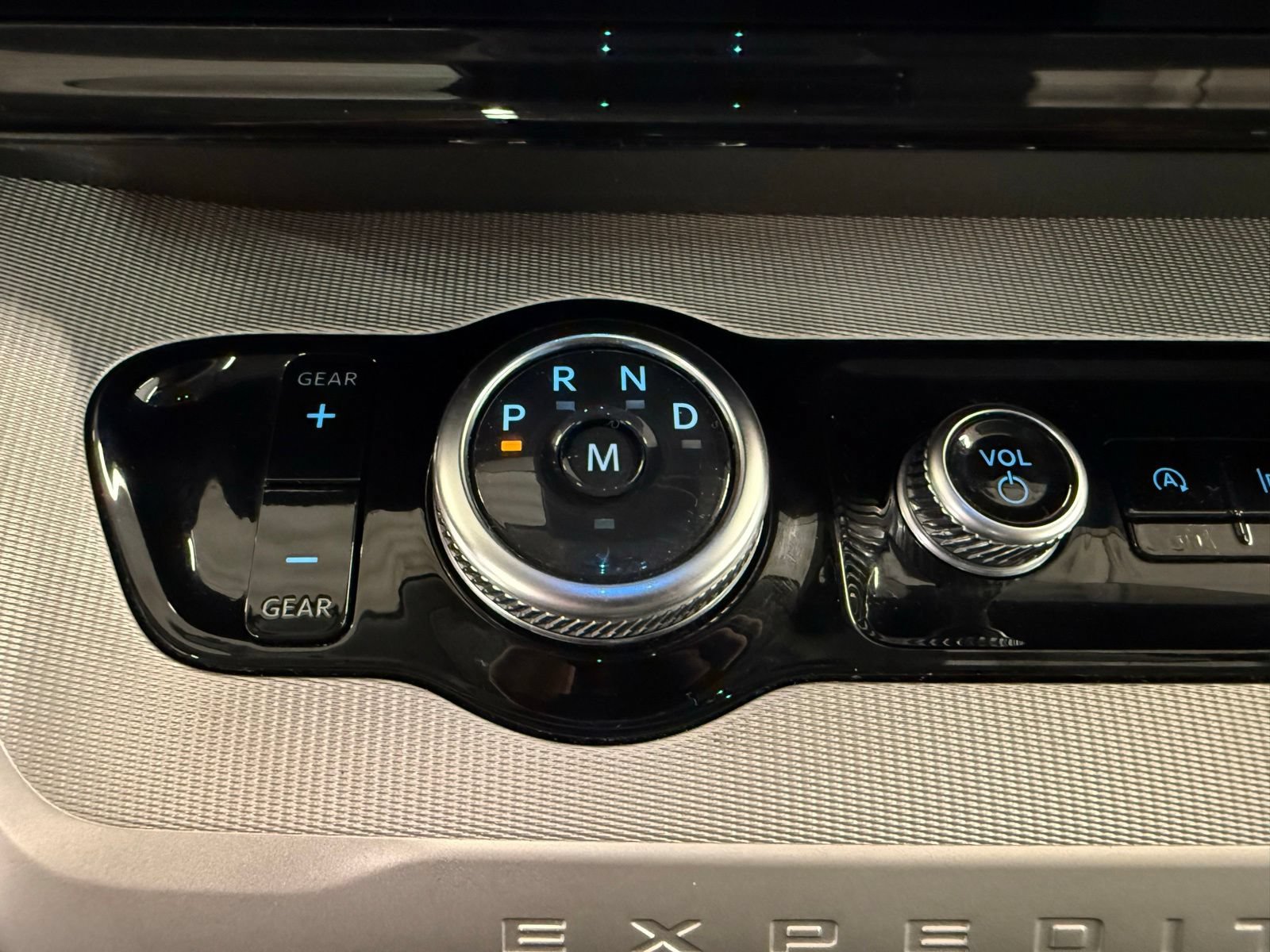 Used 2025 Ford Expedition Max Active AWD/4WD image 15