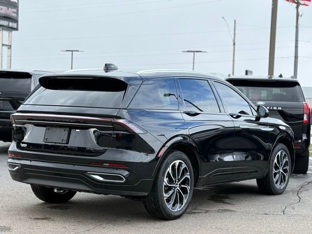 Used 2025 Lincoln Nautilus Reserve image 48