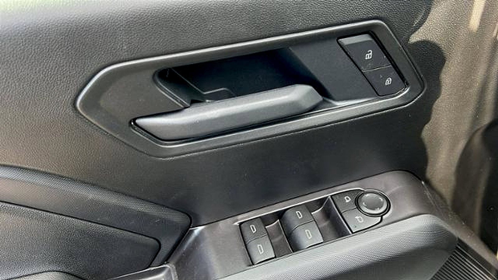 New 2026 Chevrolet Colorado W/T w/ WT Convenience Package II image 15