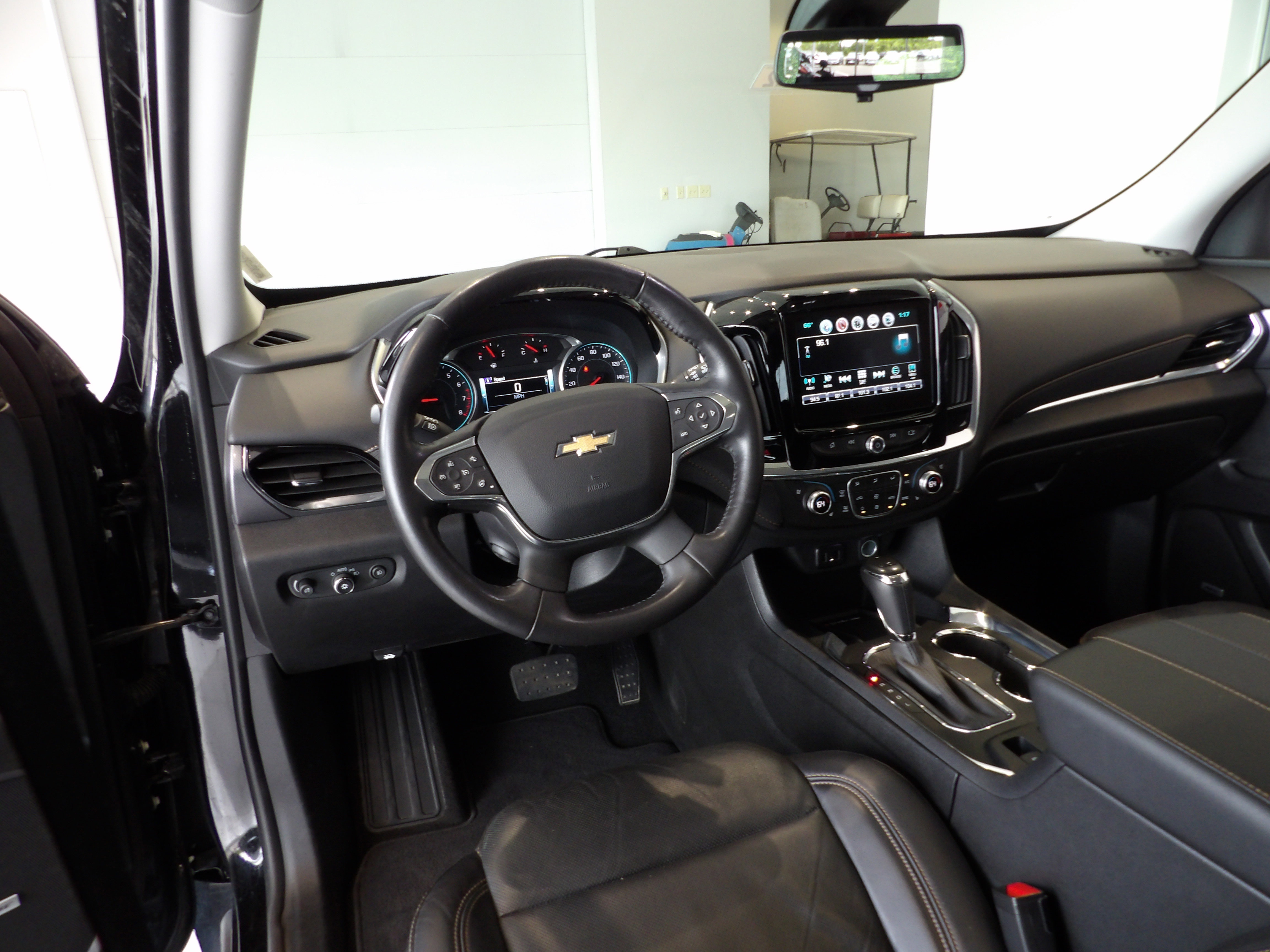 Used 2018 Chevrolet Traverse Premier AWD/4WD image 17