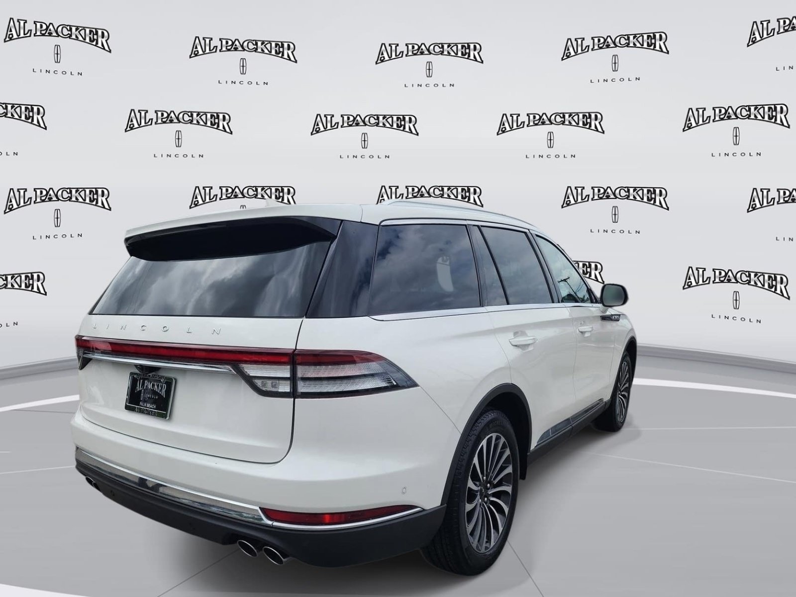 Used 2023 Lincoln Aviator Reserve w/ Equipment Group 201A AWD/4WD image 5