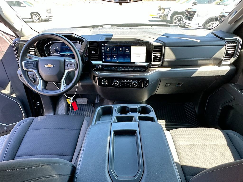 Used 2023 Chevrolet Silverado 1500 LT image 3