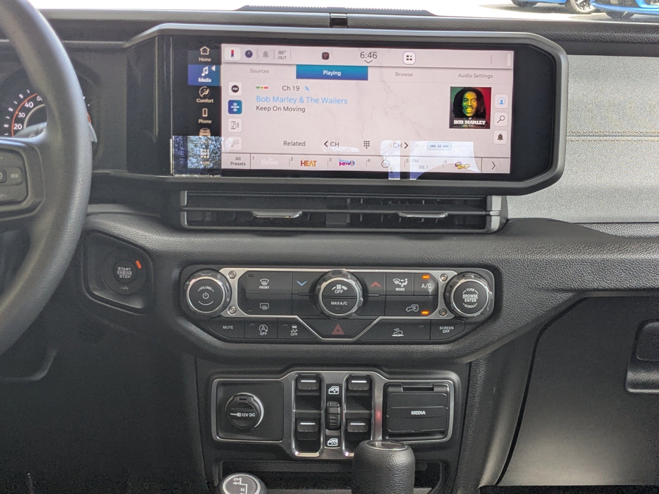 New 2026 Jeep Gladiator Sport image 17