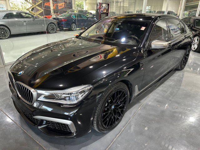 Used 2017 BMW M760i xDrive AWD/4WD image 1