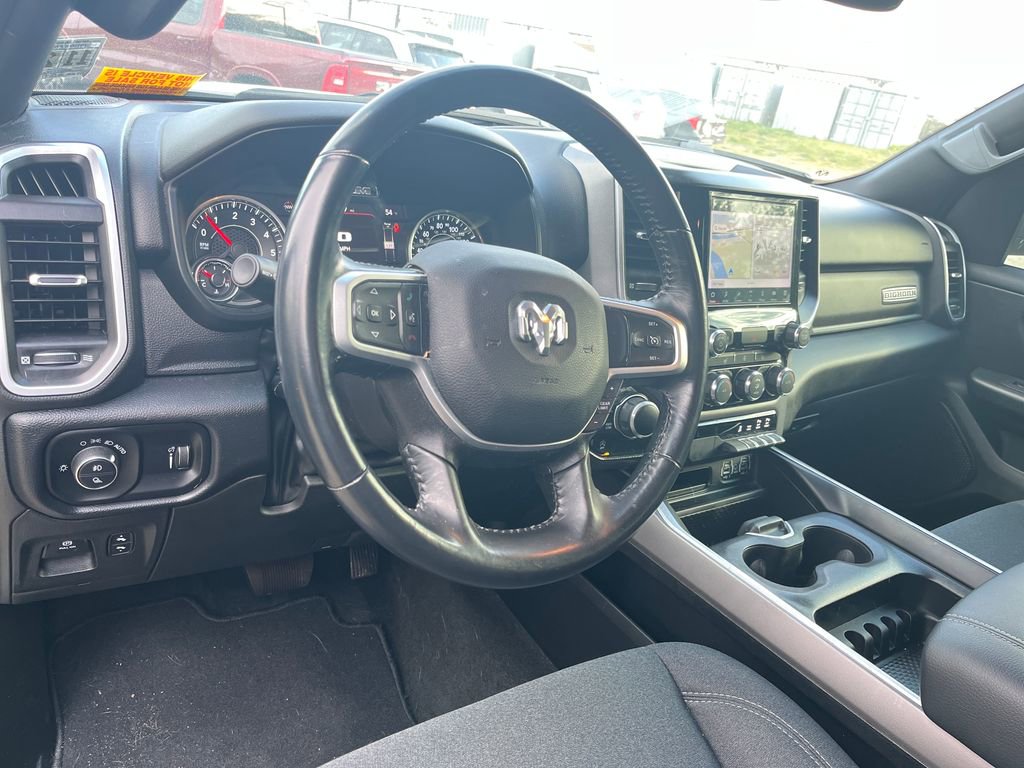 Used 2022 RAM 1500 Big Horn AWD/4WD image 3
