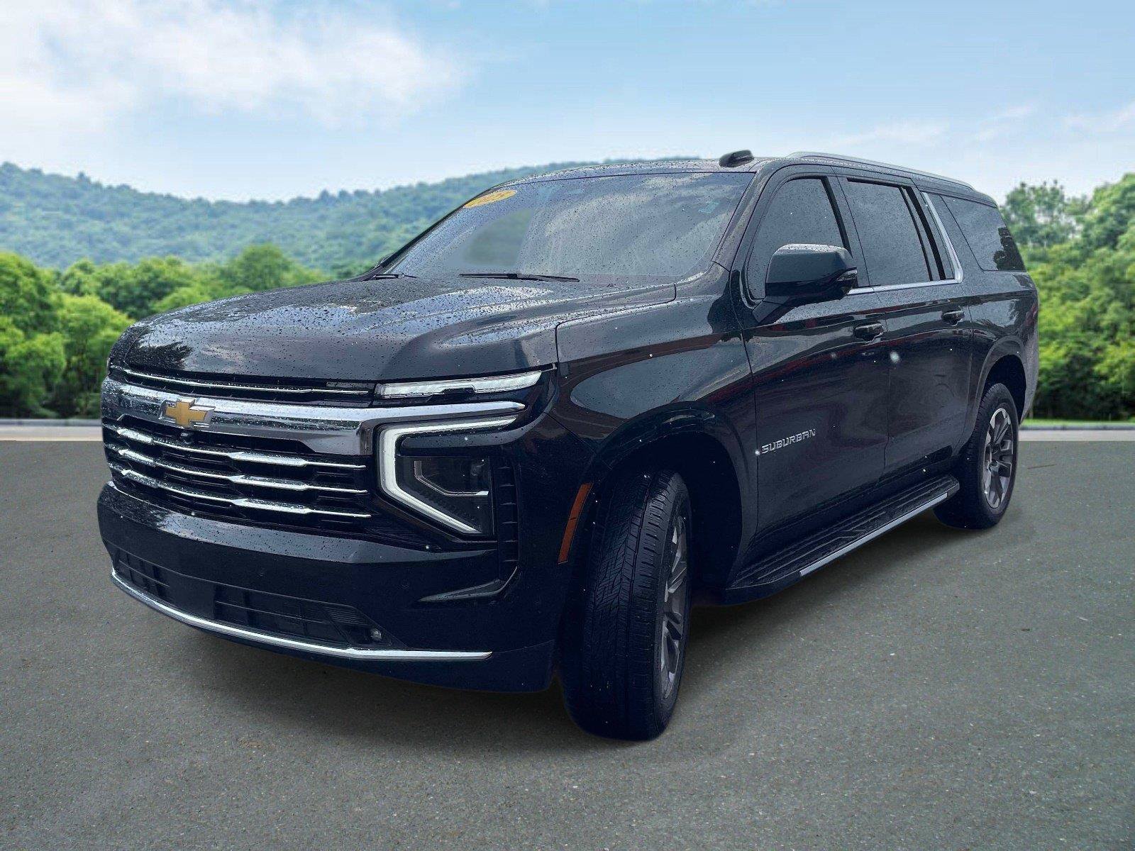 Used 2025 Chevrolet Suburban LT w/ Comfort Package RWD image 24