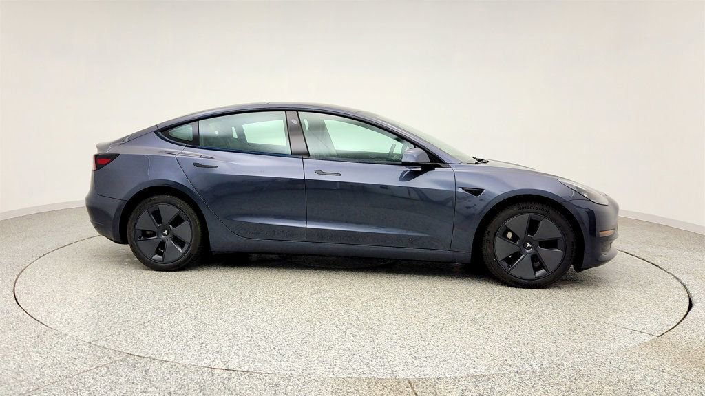 Used 2023 Tesla Model 3 Standard Range image 4