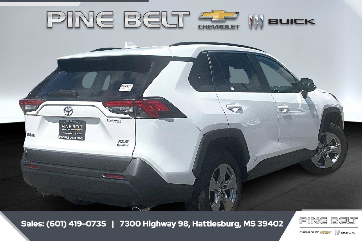 Used 2025 Toyota RAV4 XLE AWD/4WD image 11