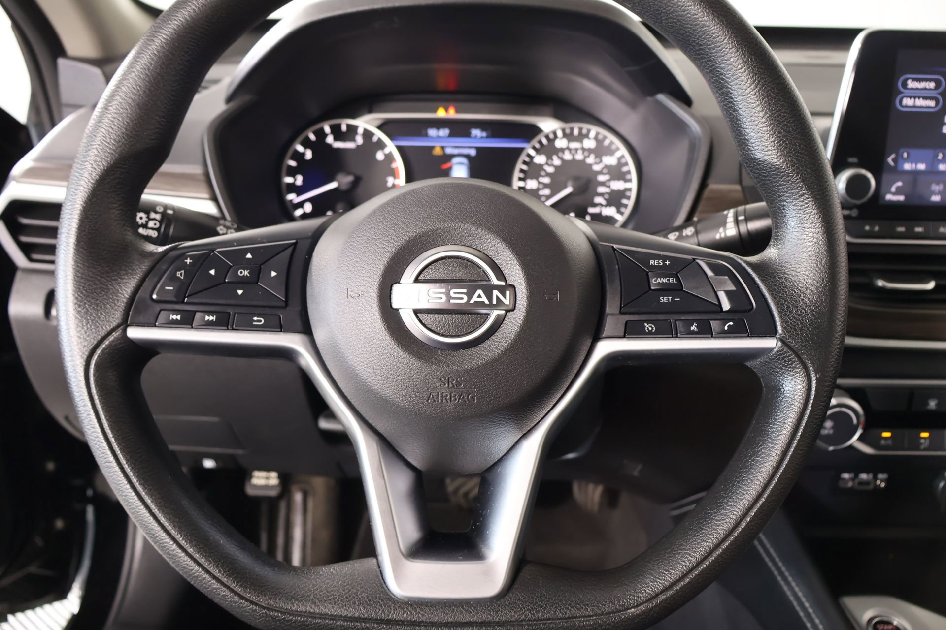 Used 2023 Nissan Altima 2.5 SV FWD image 3