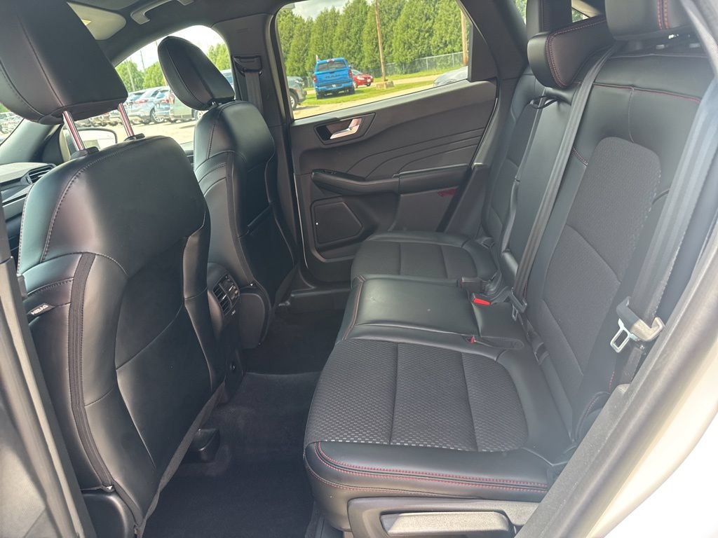 Used 2024 Ford Escape ST-Line w/ Tech Pack #1 AWD/4WD image 19