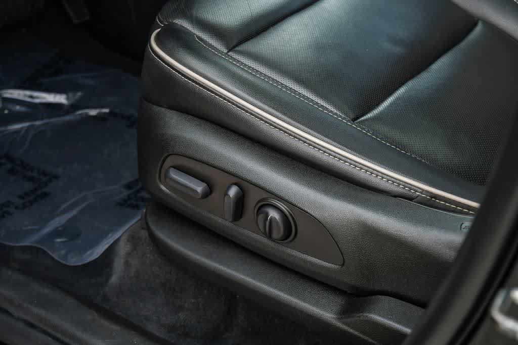 Used 2022 Chevrolet Traverse Premier FWD image 27