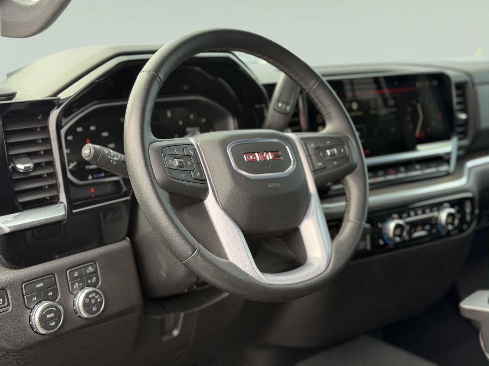 Used 2026 GMC Sierra 1500 SLT AWD/4WD image 20