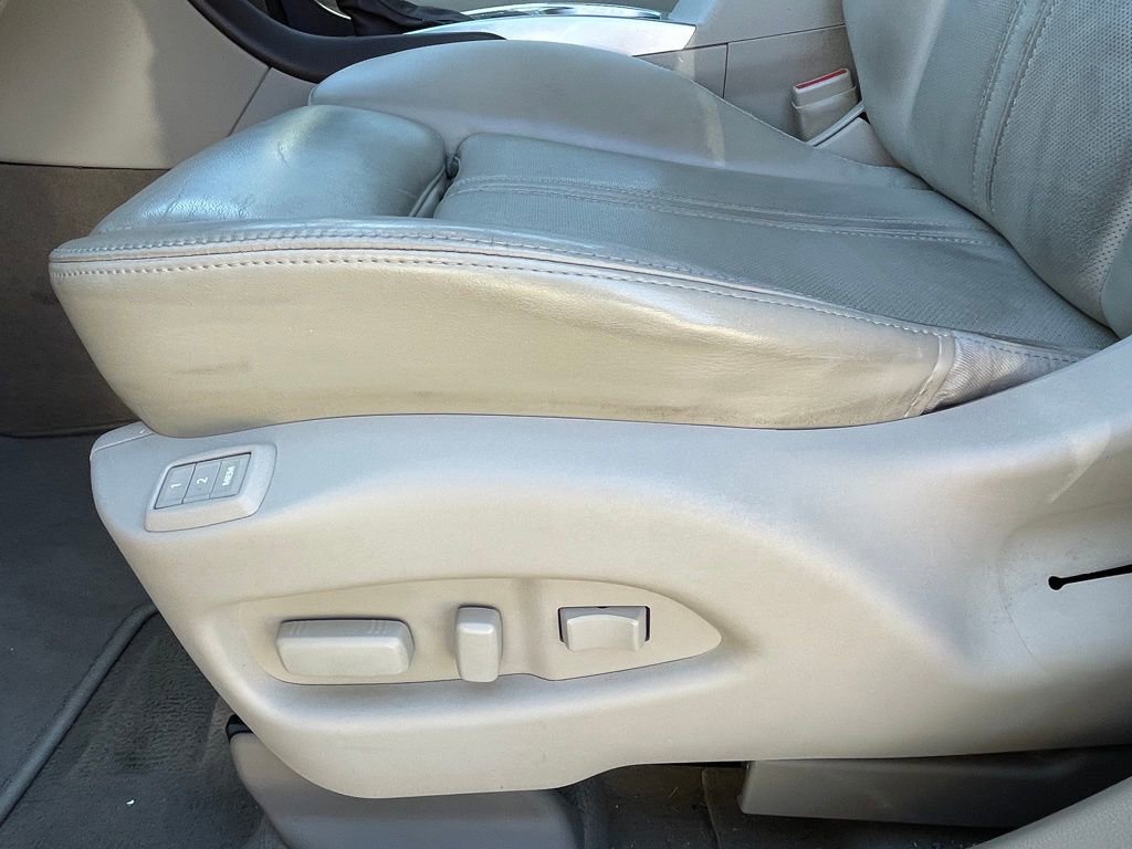 Used 2014 Cadillac SRX Luxury w/ Driver Awareness Package image 11