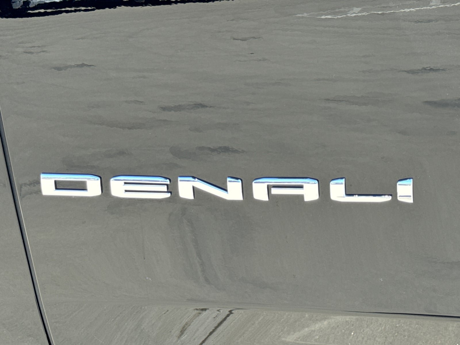 Used 2026 GMC Yukon XL Denali w/ Denali Reserve Package AWD/4WD image 13