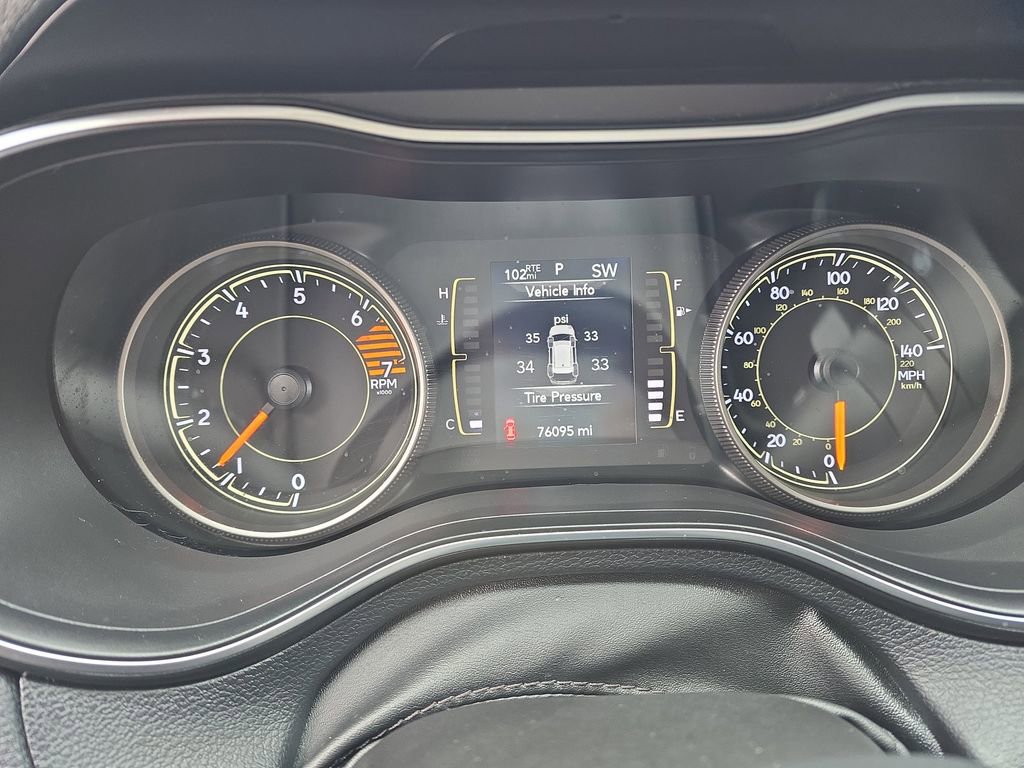 Used 2019 Jeep Cherokee Latitude Plus w/ Cold Weather Group image 16