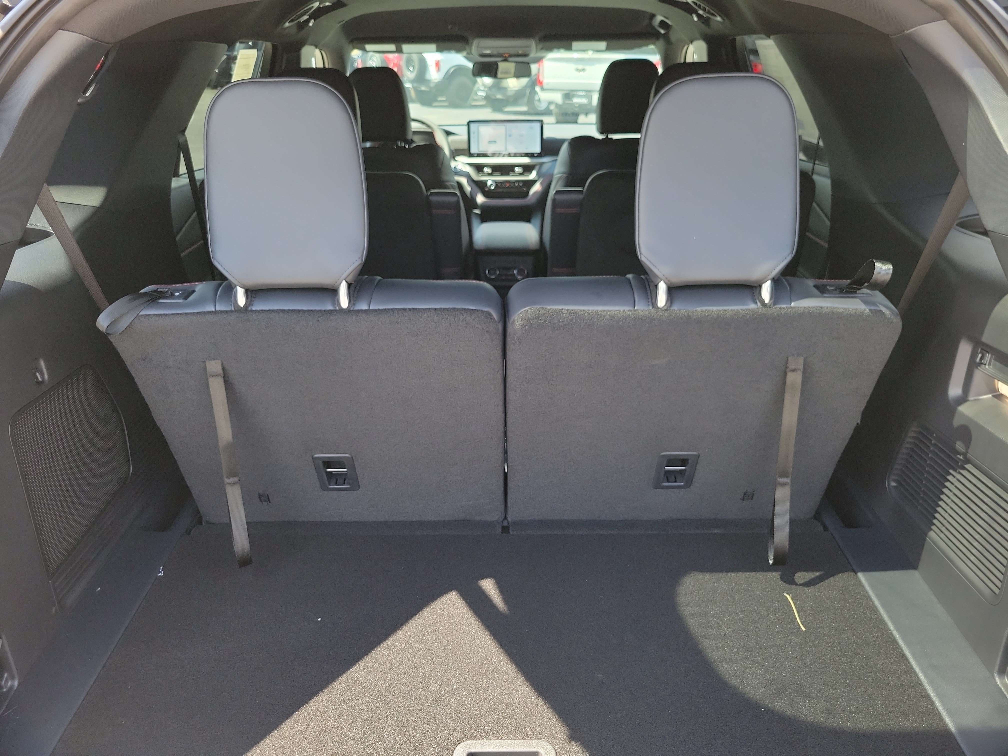 New 2027 Ford Explorer ST-Line w/ Premium Package RWD image 8