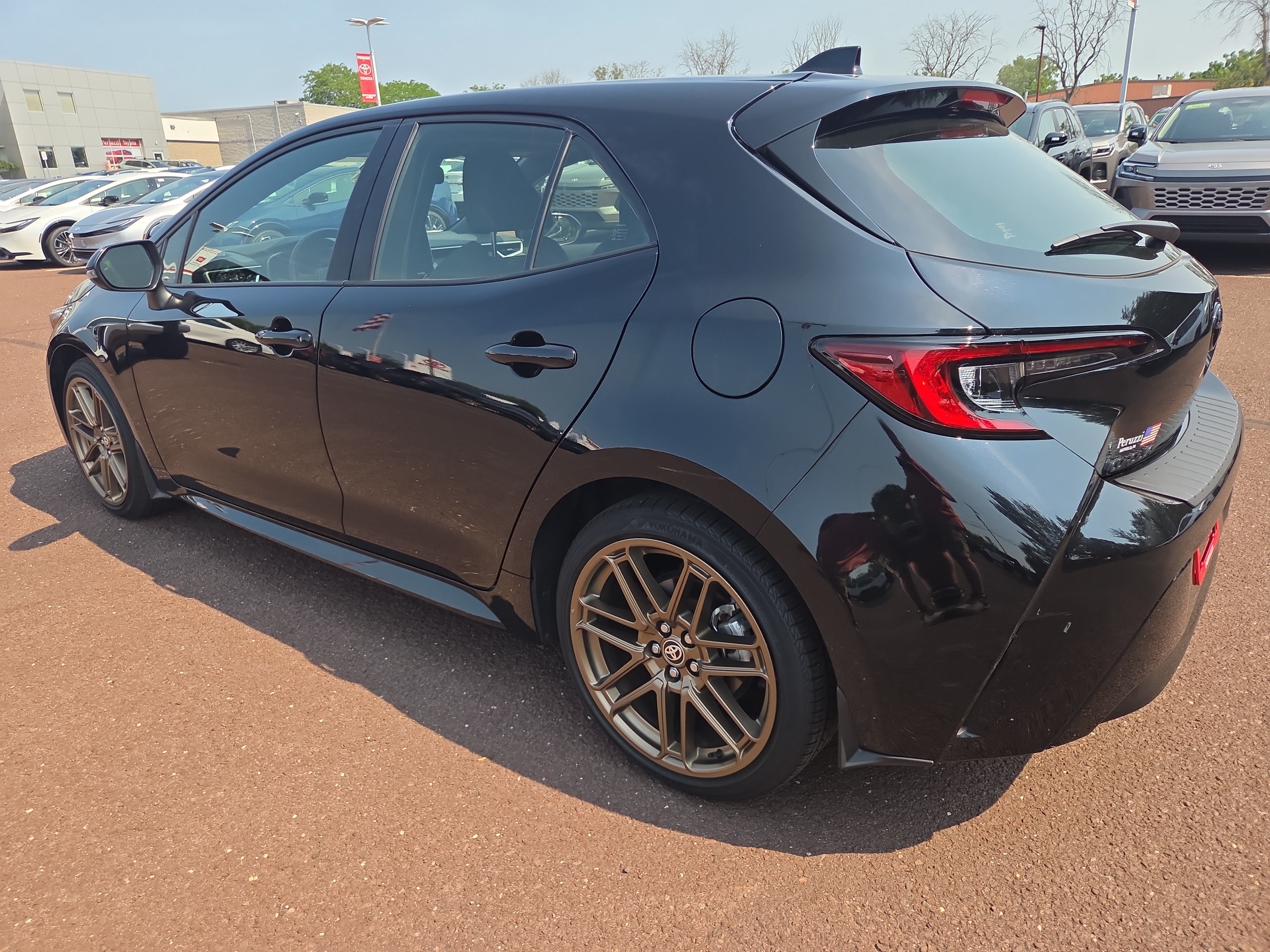 Certified 2025 Toyota Corolla Hatchback w/ SE Package FWD image 5