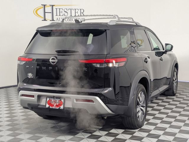 Used 2023 Nissan Pathfinder SL w/ Black Appearance Package image 7