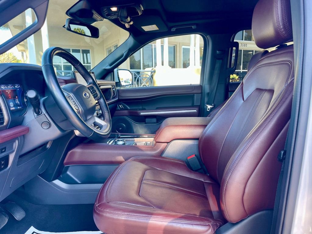 Used 2024 Ford Expedition Limited image 11