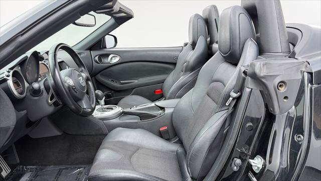 Used 2019 Nissan 370Z Touring Sport RWD image 14