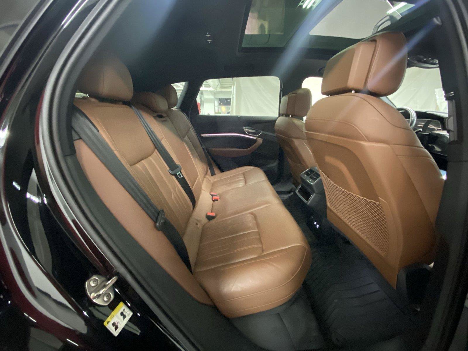 Used 2019 Audi e-tron Prestige w/ Prestige Package AWD/4WD image 29