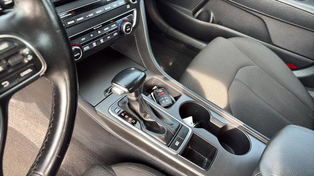 Used 2017 Kia Optima Premium image 25