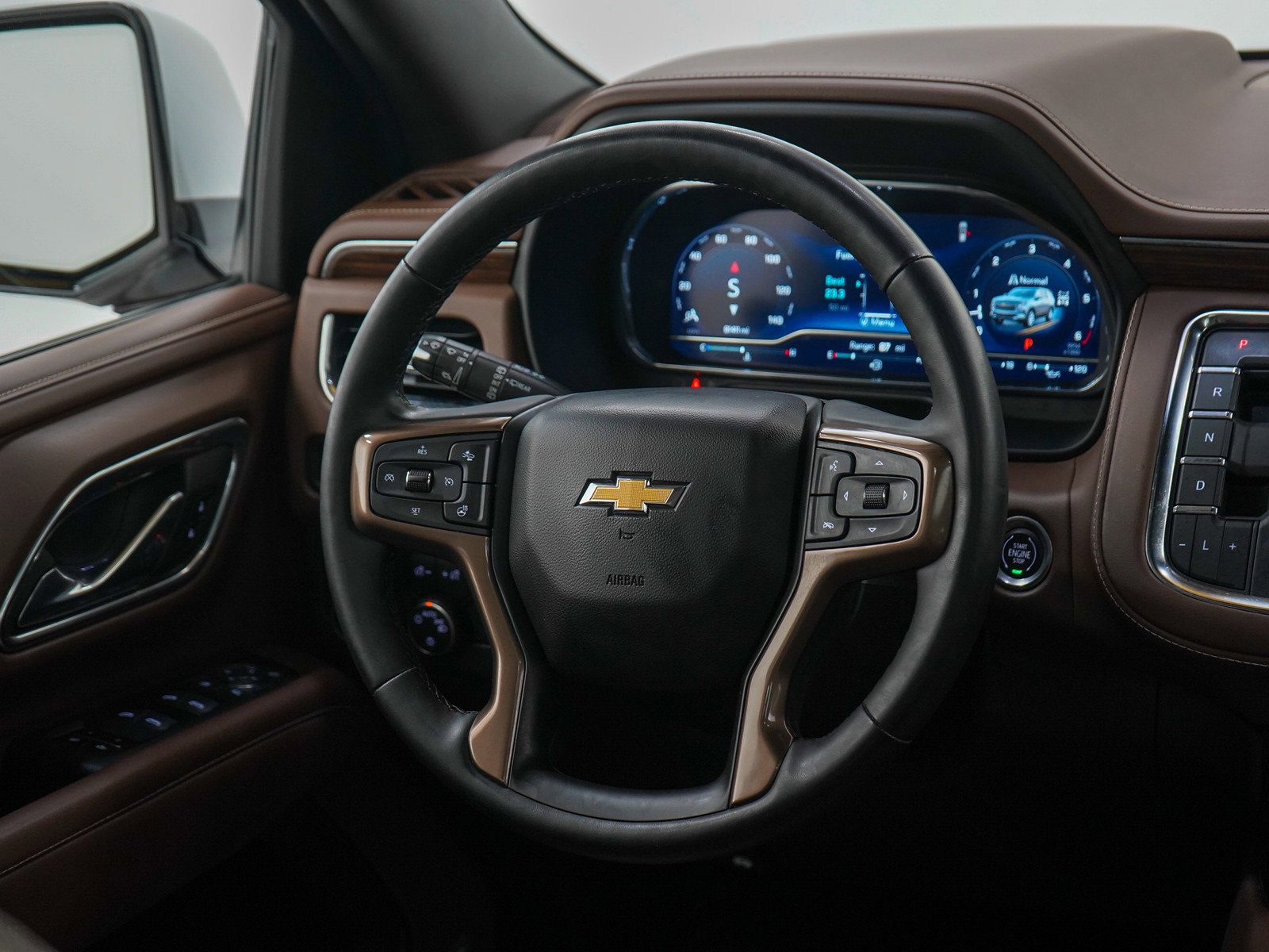 Used 2023 Chevrolet Tahoe High Country w/ Premium Package 2 AWD/4WD image 16