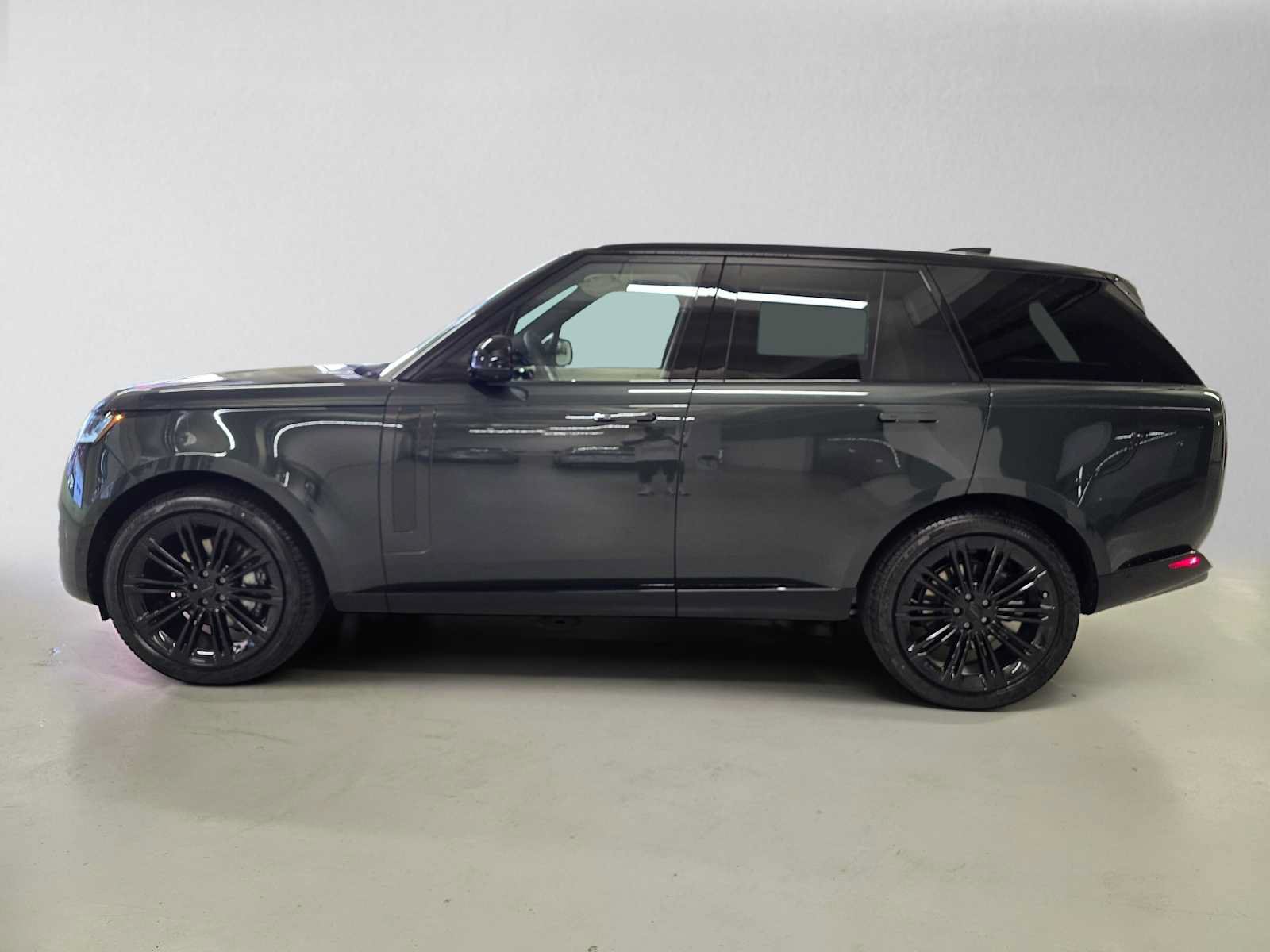 New 2026 Land Rover Range Rover SE AWD/4WD image 2