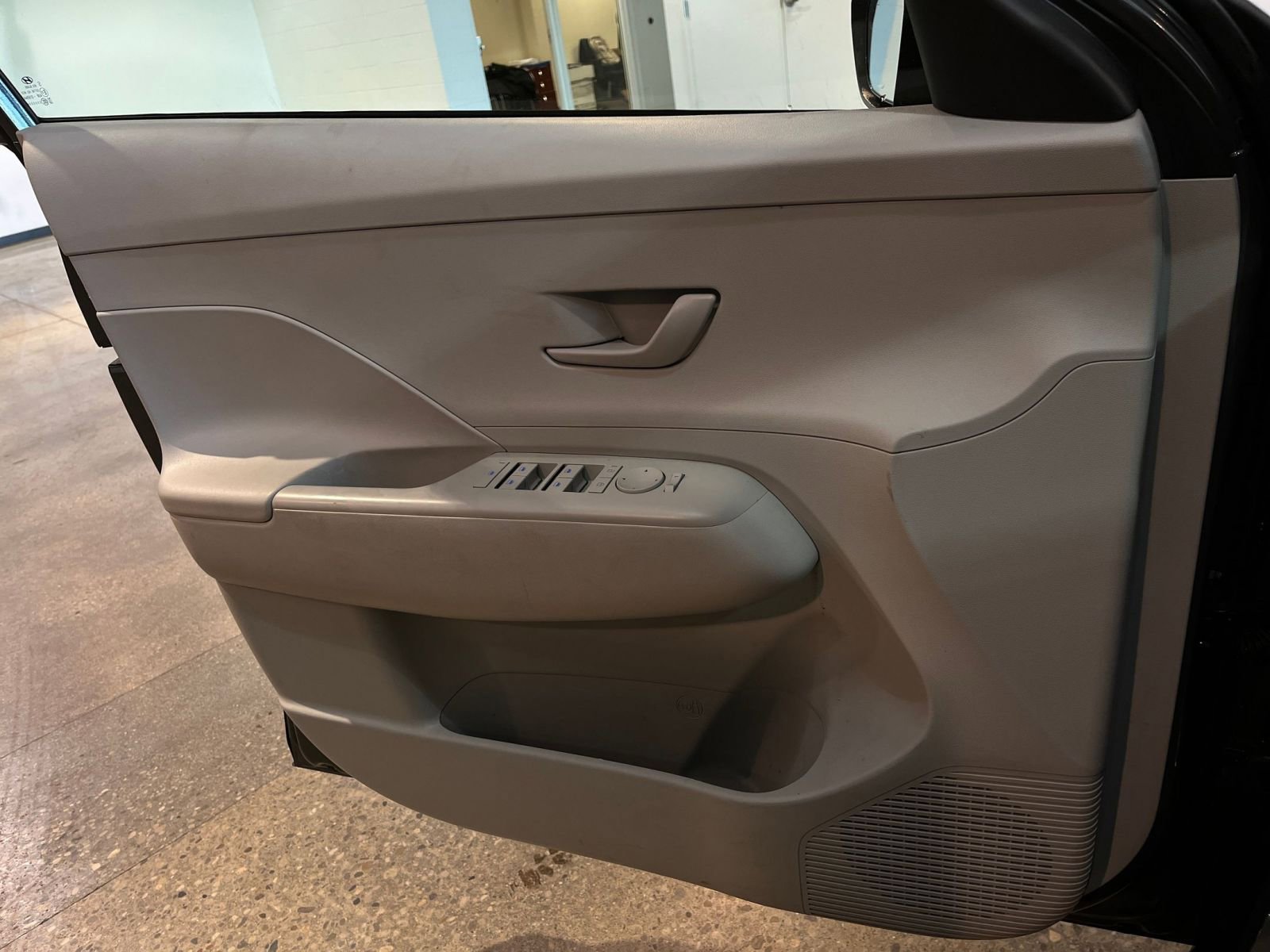 Used 2025 Hyundai Kona SEL FWD image 18