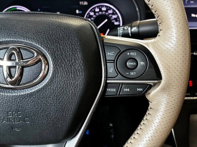 Used 2020 Toyota Avalon Limited w/ Advanced Safety Package image 18