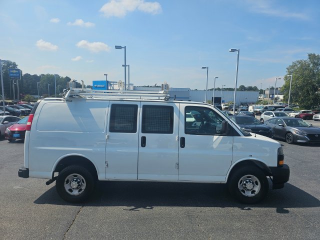 Used 2018 Chevrolet Express 2500 w/ Driver Convenience Package RWD image 9