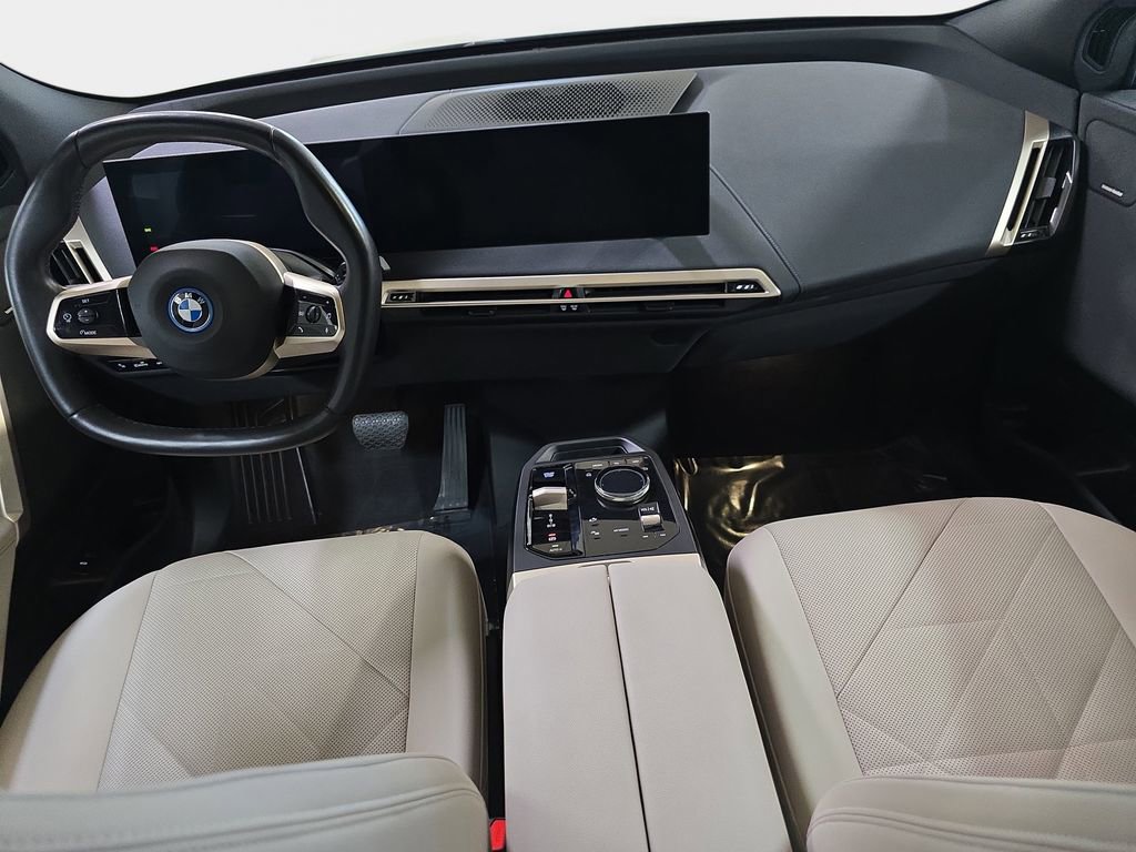 Used 2024 BMW iX xDrive50 image 12