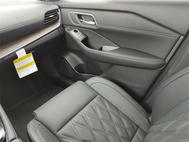 New 2026 Nissan Rogue Platinum image 25