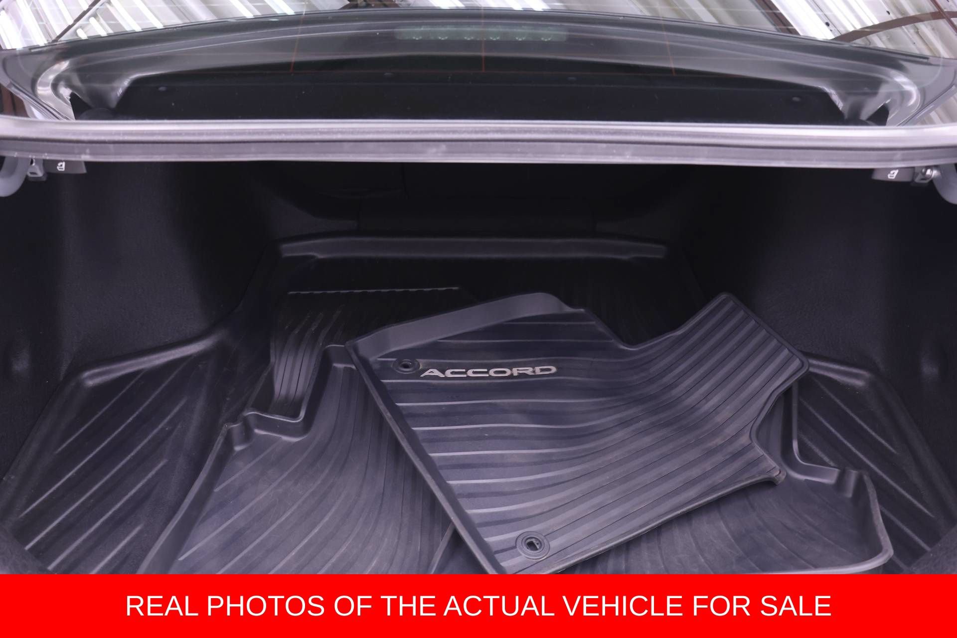 Used 2024 Honda Accord Touring image 14