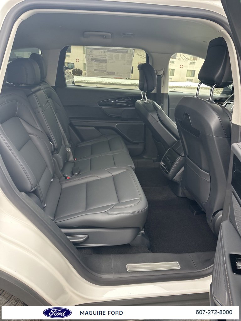 Used 2026 Lincoln Nautilus Premier image 12