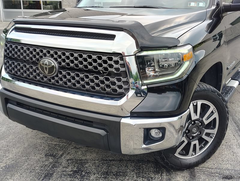 Used 2018 Toyota Tundra SR5 AWD/4WD image 2
