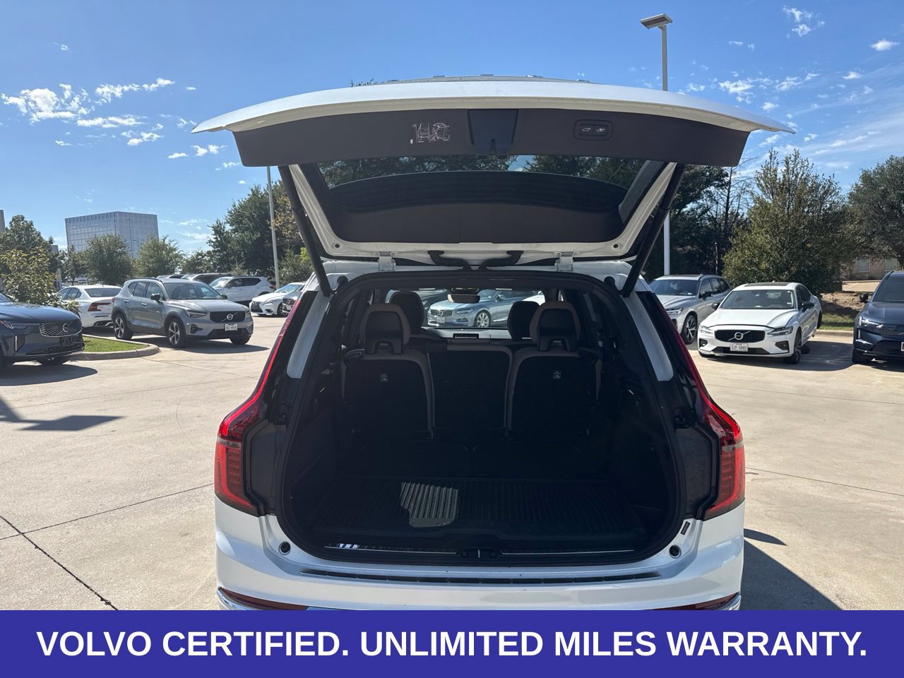 Certified 2026 Volvo XC90 B6 Plus AWD/4WD image 16
